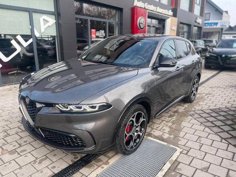 Grau Gebraucht 2022 Alfa Romeo Tonale Edizione Speciale SUV | 29.900 € - Bild 1/4