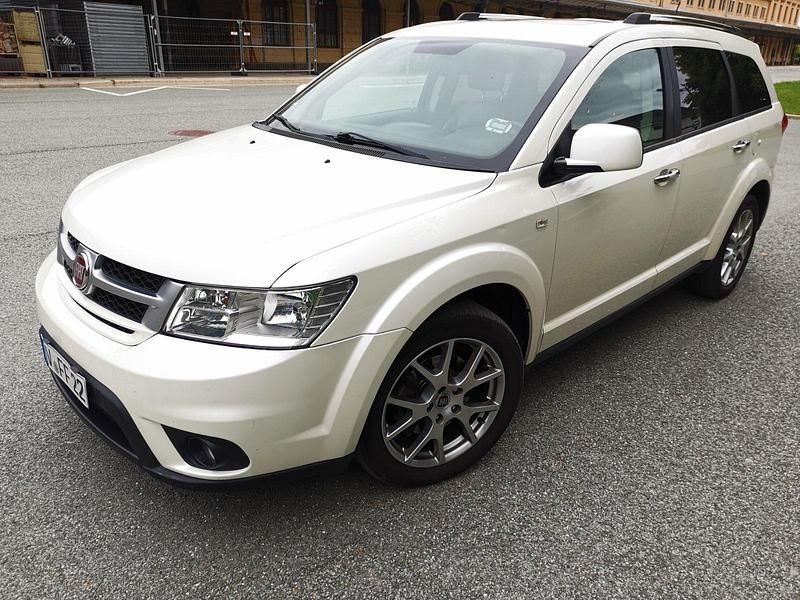 Weiß Gebraucht 2013 Fiat Freemont SUV | 7.500 € (Etwas zu teuer) - Bild 1/4