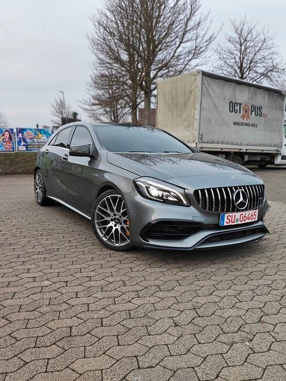 Grau Gebraucht 2017 Mercedes A45 AMG AMG Limousine | 28.400 € (Fairer Preis) - Bild 1/4