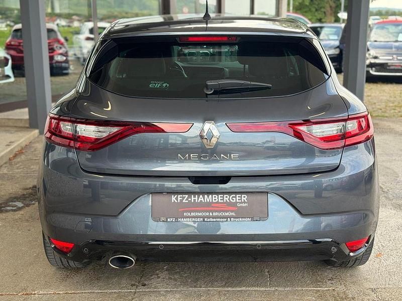 Gebraucht Renault Mégane IV Intens 132 PS (97 kW) 2017 Grau Limousine