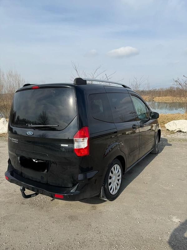 Gebraucht Ford Tourneo Courier Titanium 100 PS (73 kW) 2017 Schwarz Van / Kleinbus