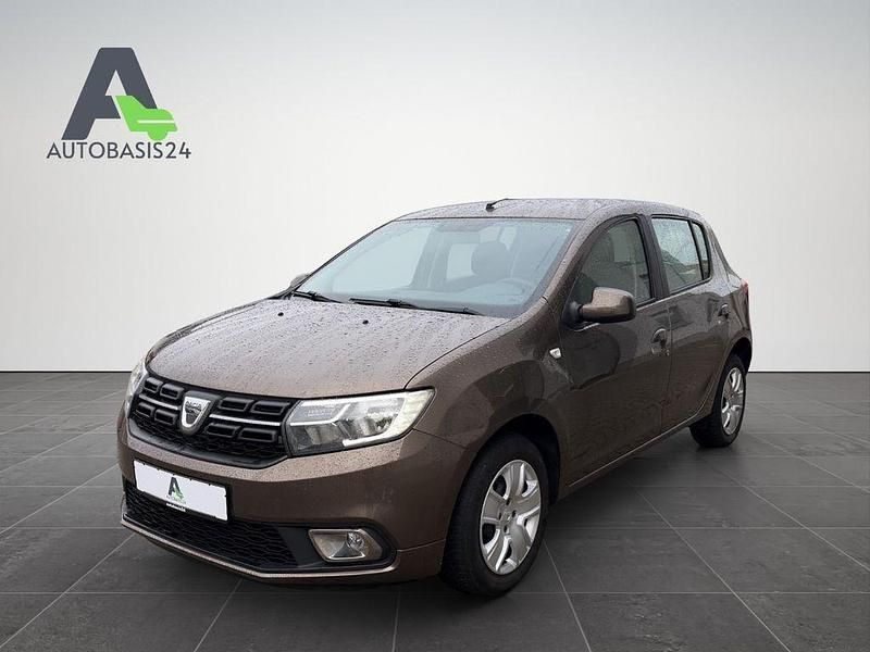 Braun Gebraucht 2017 Dacia Sandero Lauréate Limousine | 6.900 € (Guter Preis) - Bild 1/4