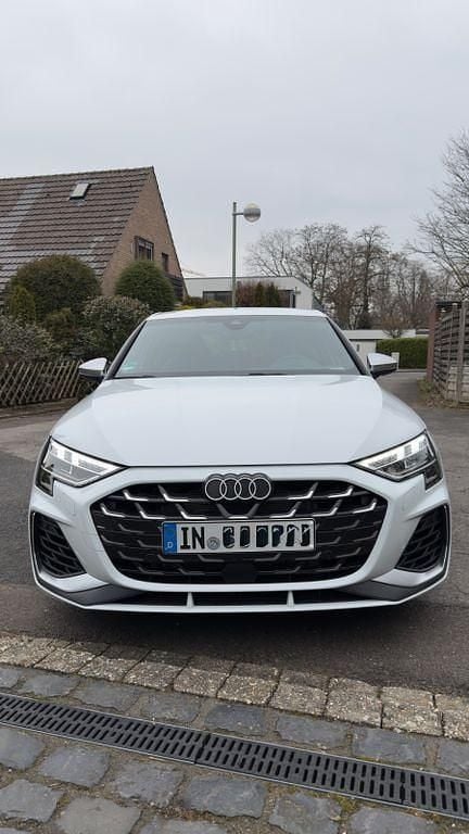 Gebraucht Audi S3 Sport 333 PS (244 kW) 2024 Weiß Limousine