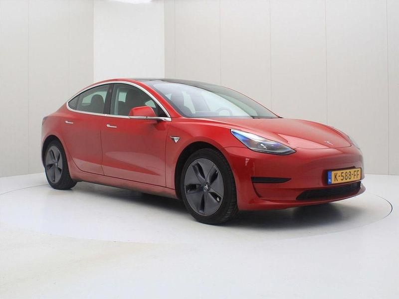 Gebraucht Tesla Model 3 Standard Range 225 kW (306 PS) 2020 Rot Limousine