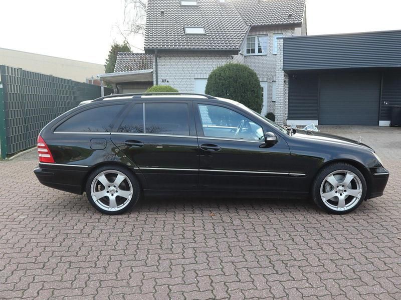 Gebraucht Mercedes C220 Avantgarde 150 PS (110 kW) 2007 Schwarz Kombi