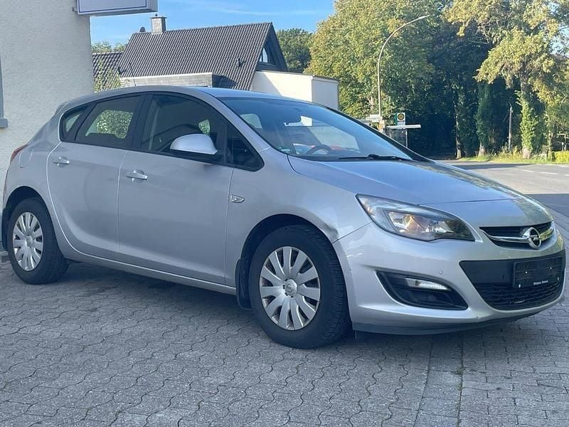 Silber Gebraucht 2016 Opel Astra Limousine | 7.790 € (Superpreis) - Bild 1/4