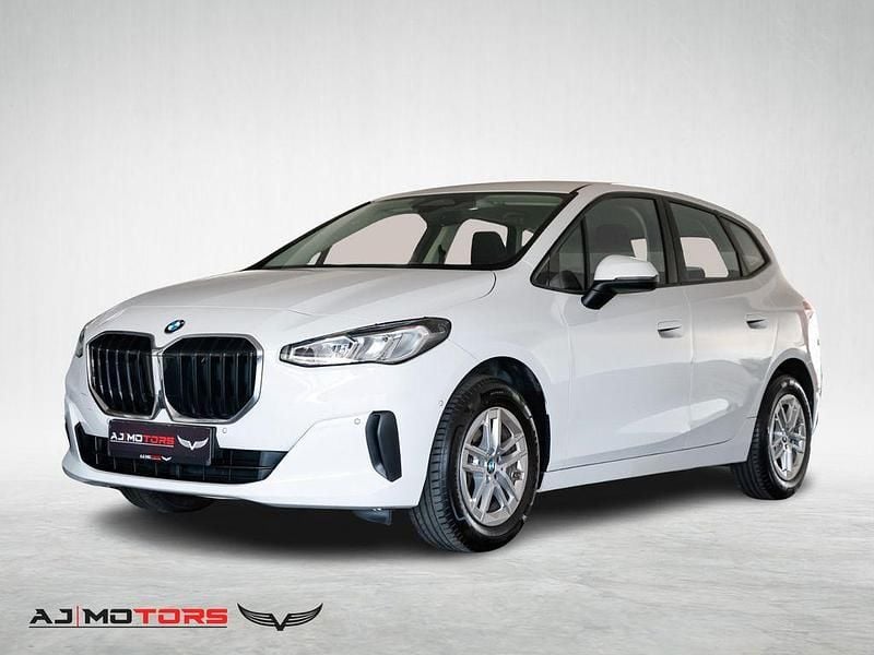 Weiß Gebraucht 2022 BMW 218 Active Tourer Van / Kleinbus | 21.990 € (Superpreis) - Bild 1/4