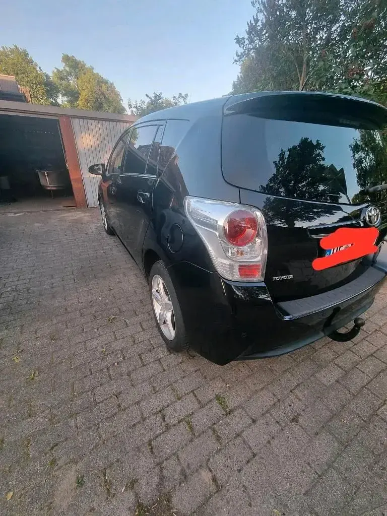 Gebraucht Toyota Verso 177 PS (130 kW) 2014 Schwarz Van / Kleinbus