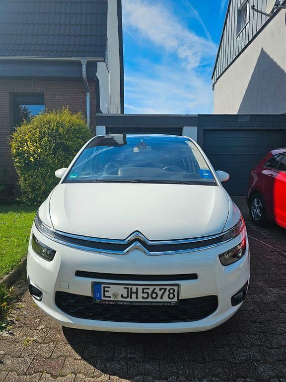 Weiß Gebraucht 2014 Citroën Grand C4 Picasso Van / Kleinbus | 8.200 € (Etwas zu teuer) - Bild 1/4