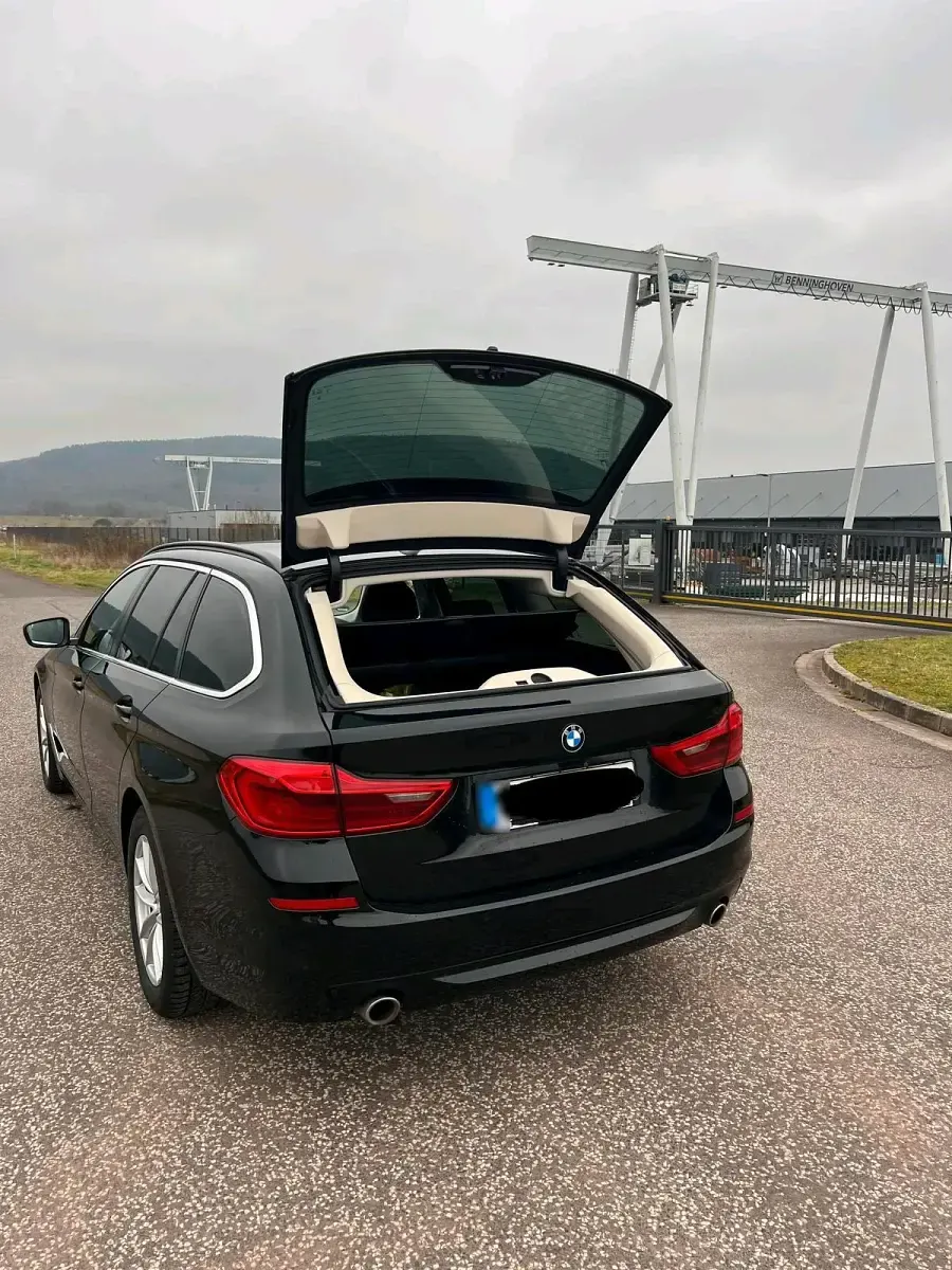 Gebraucht BMW 520 190 PS (139 kW) 2020 Schwarz Kombi