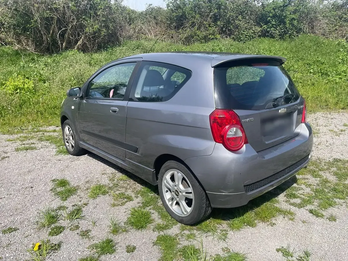 Second-hand Chevrolet Aveo 86 CP (63 kW) 2009 Gri Hatchback
