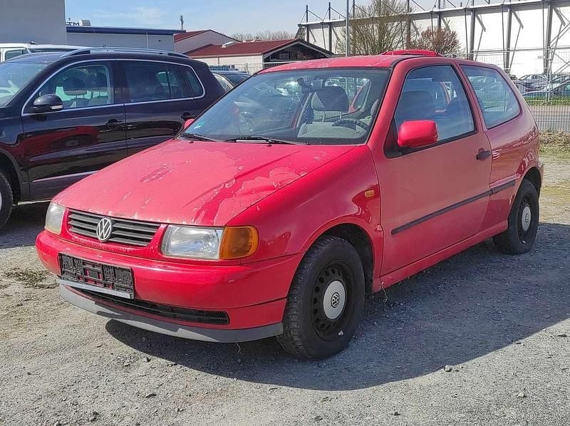 Second-hand VW Polo 60 CP (44 kW) 2000 Roșu Berlinǎ