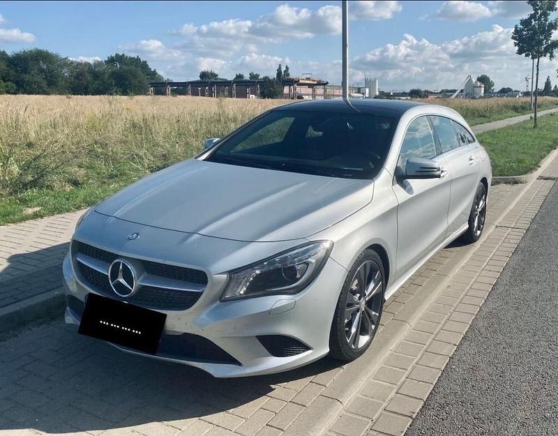 Silber Gebraucht 2016 Mercedes CLA180 Shooting Brake Urban Kombi | 16.000 € (Guter Preis) - Bild 1/4