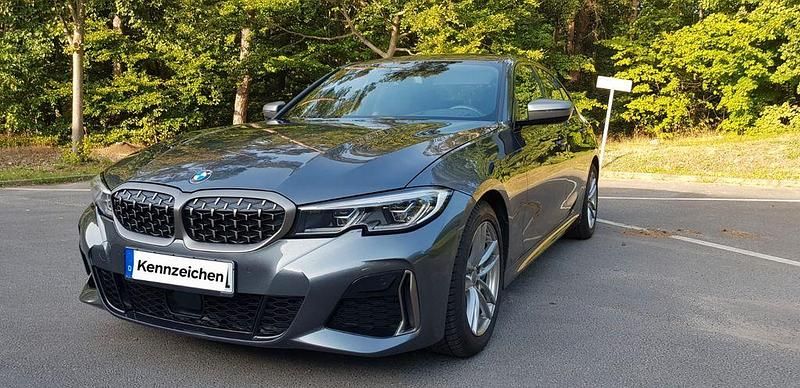 Grau Gebraucht 2021 BMW M340 Performance Limousine | 43.500 € (Guter Preis) - Bild 1/4