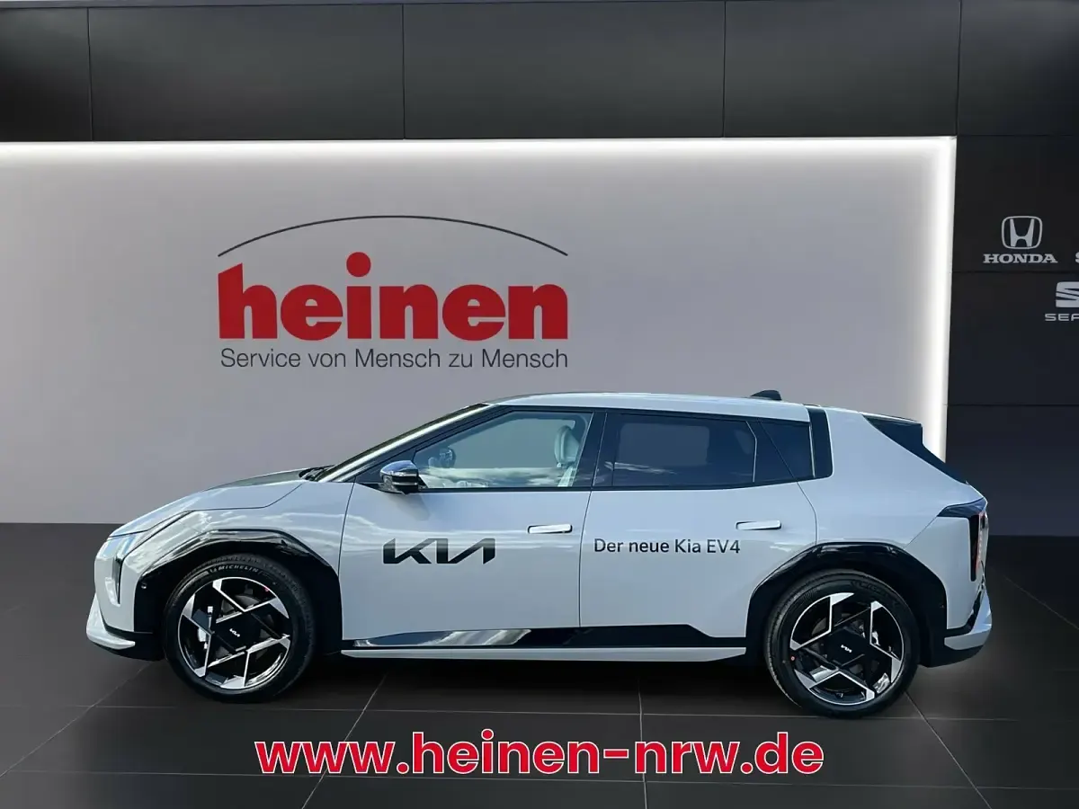 Gebraucht Kia EV4 Comfort 150 kW (204 PS) 2025 Wolfgrau Kleinwagen