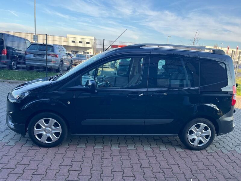 Gebraucht Ford Transit Trend 101 PS (74 kW) 2019 Schwarz Kombi