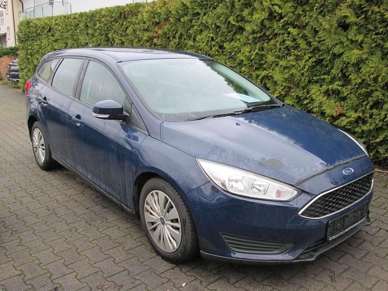 Blazerblau Gebraucht 2015 Ford Focus Trend Kombi | 9.999 € (Fairer Preis) - Bild 1/4