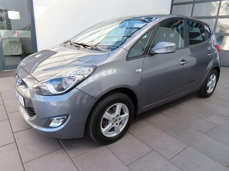Gebraucht Hyundai ix20 125 PS (91 kW) 2015 Grau Kleinwagen