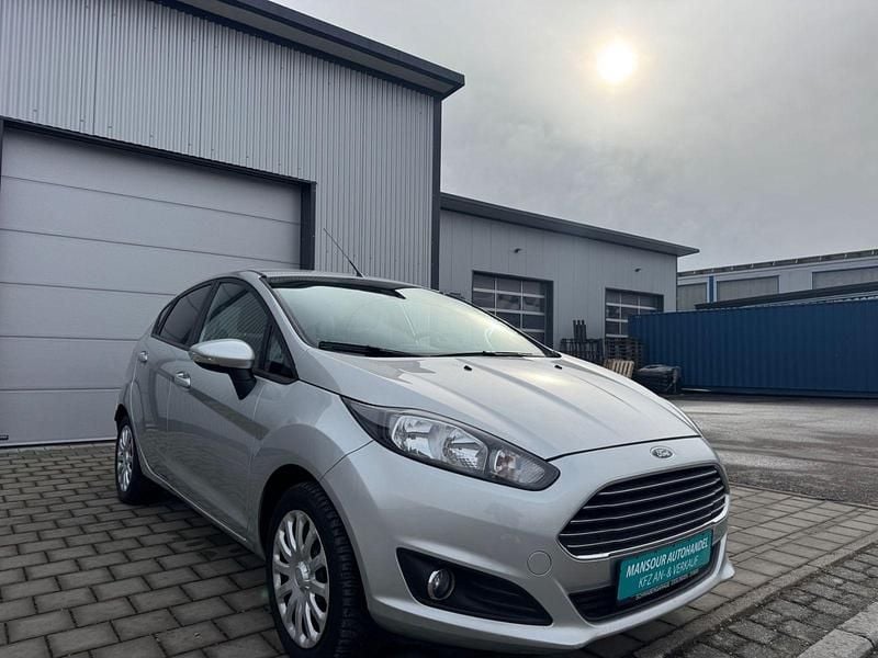Gebraucht Ford Fiesta Trend 65 PS (47 kW) 2013 Silber Kleinwagen