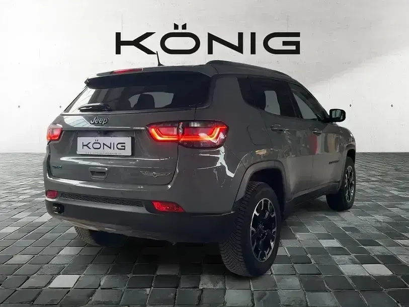 Gebraucht Jeep Compass Trailhawk 180 PS (132 kW) 2021 Grau SUV