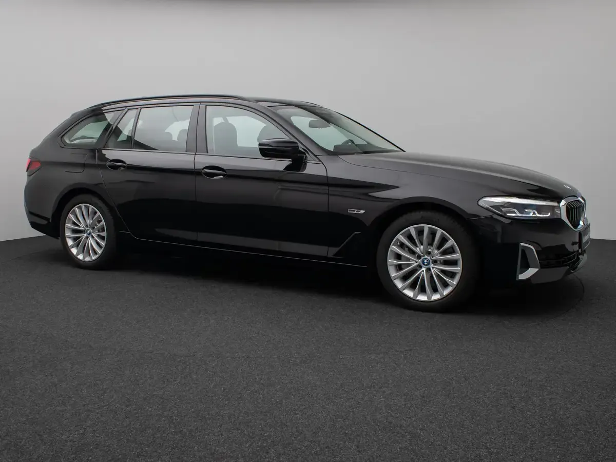 Gebraucht BMW 530 Luxury Line 292 PS (214 kW) 2022 Schwarz 2668schwarz Limousine