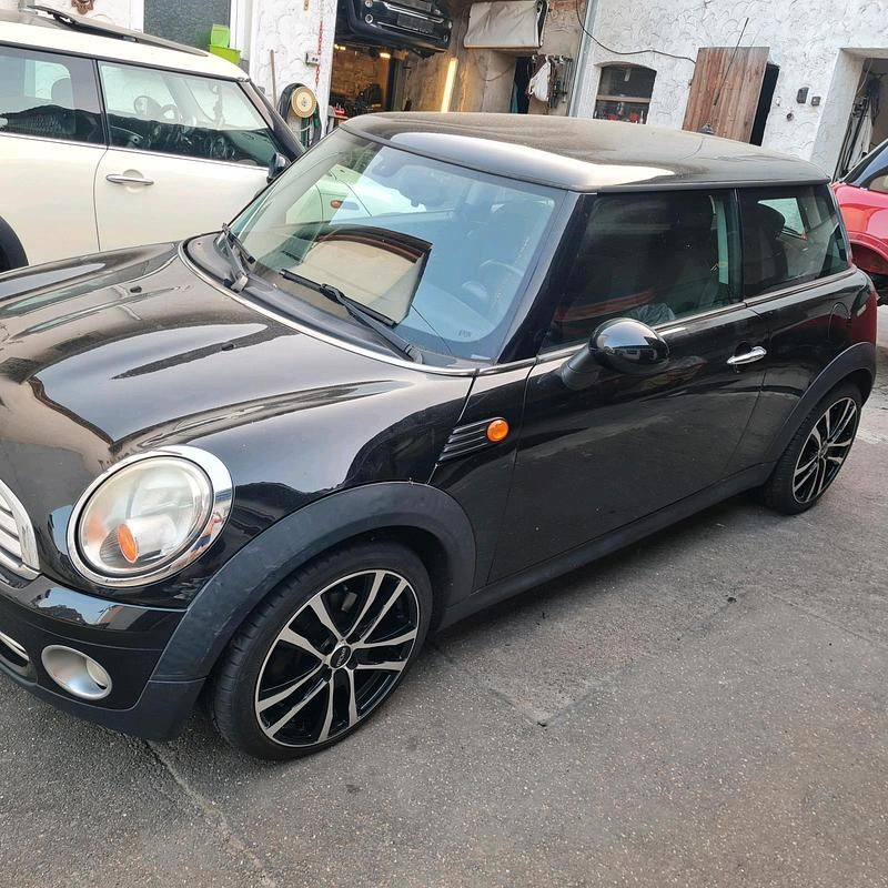 Schwarz Gebraucht 2009 Mini Cooper Kleinwagen | 3.500 € (Guter Preis) - Bild 1/4