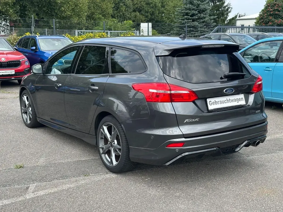 Gebraucht Ford Focus ST-Line 182 PS (133 kW) 2018 Magneticgrau metallic (metallic) Kombi