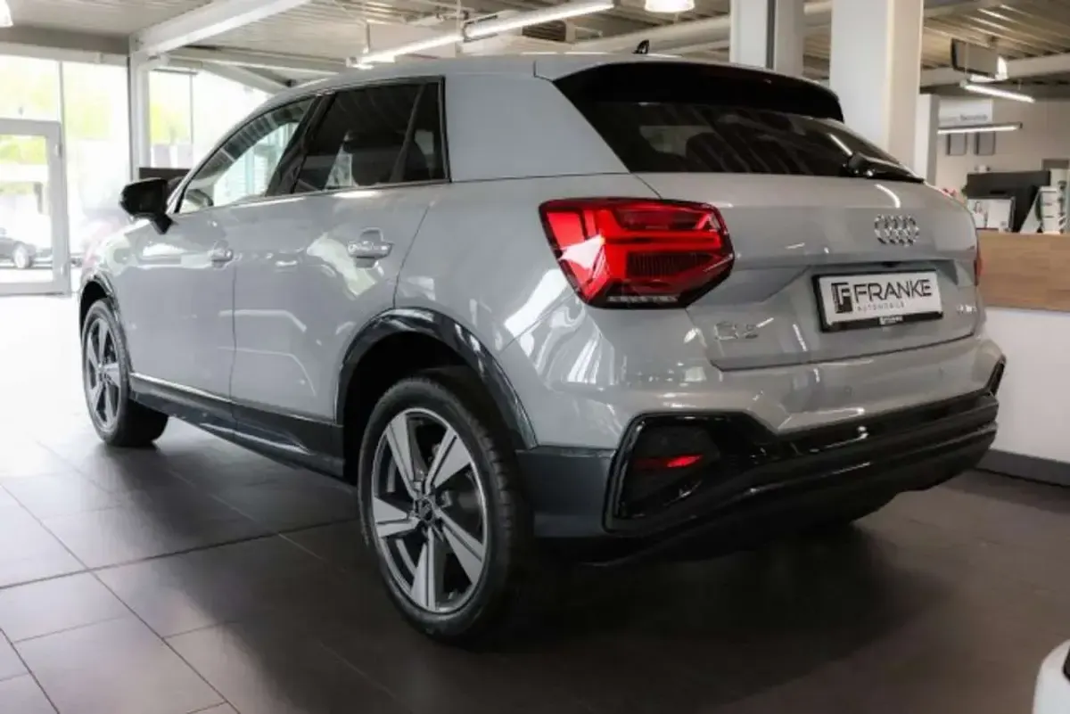 Ny Audi Q2 S-Line 150 HK (110 kW) 2025 Grå SUV