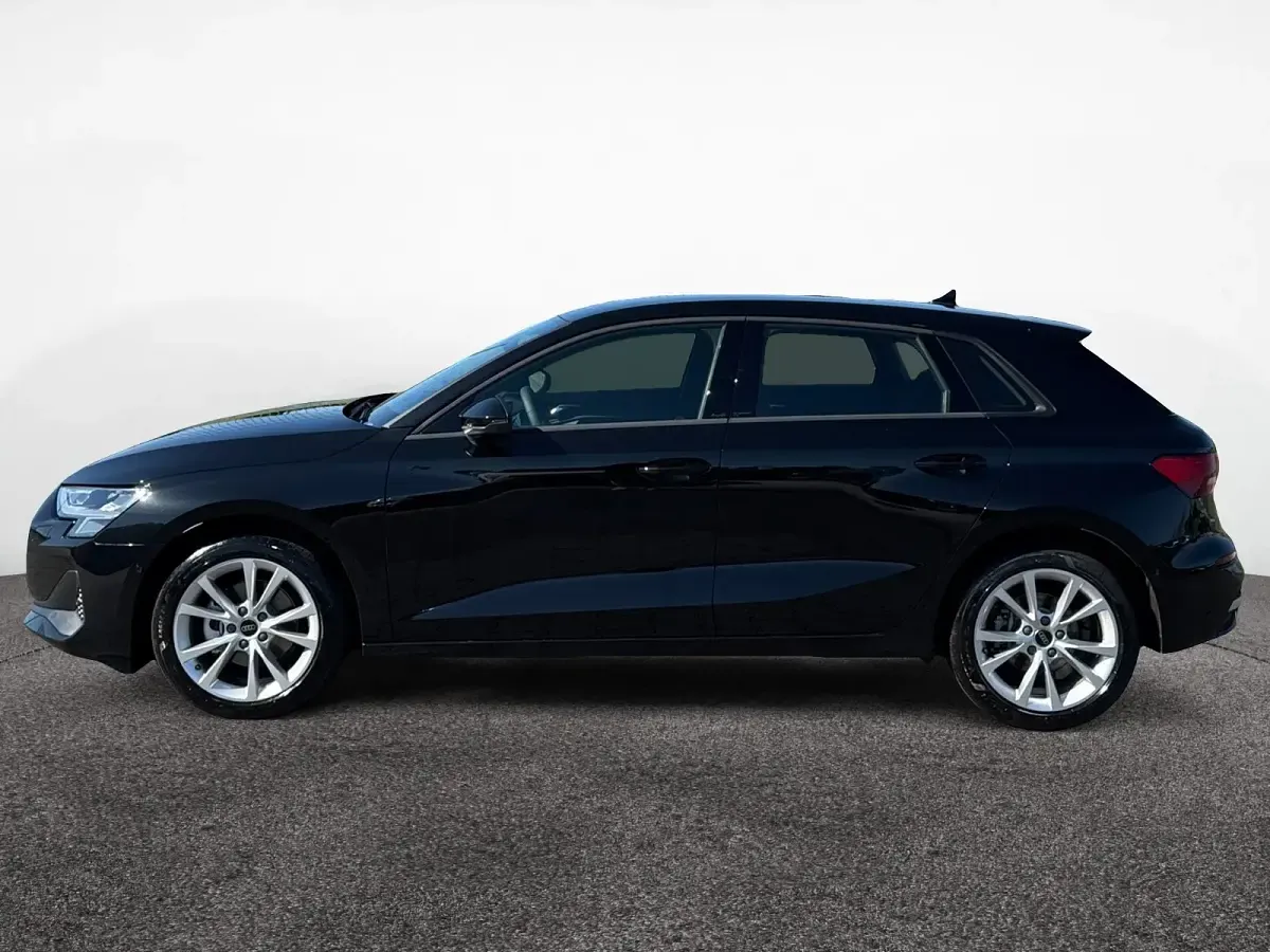 Neu Audi A3 Comfort 150 PS (110 kW) 2026 Mythosschwarz Limousine