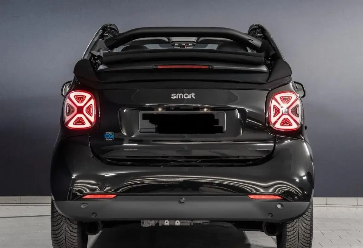 Gebraucht Smart ForTwo Coupé 60 kW (82 PS) 2023 Schwarz Cabrio
