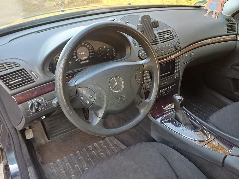 Gebraucht Mercedes E220 150 PS (110 kW) 2004 Blau Kombi