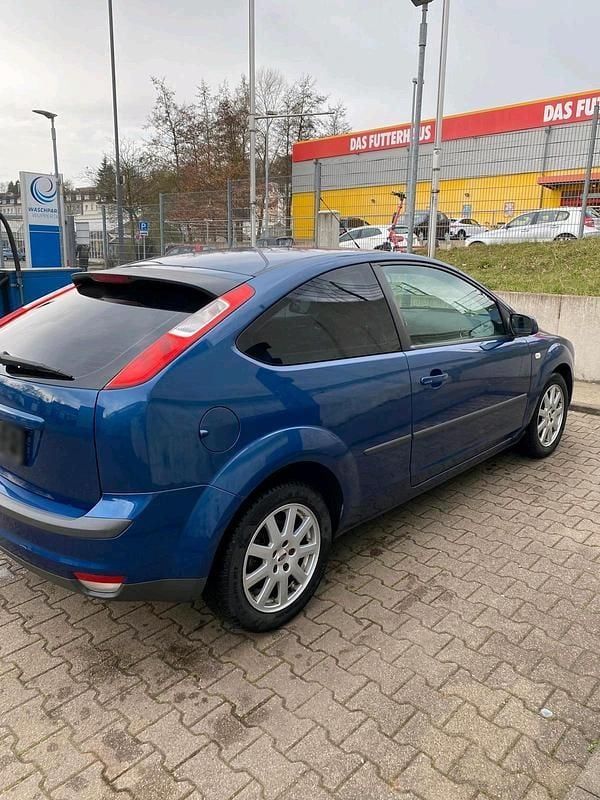 Gebraucht Ford Focus 125 PS (91 kW) 2007 Blau Kleinwagen