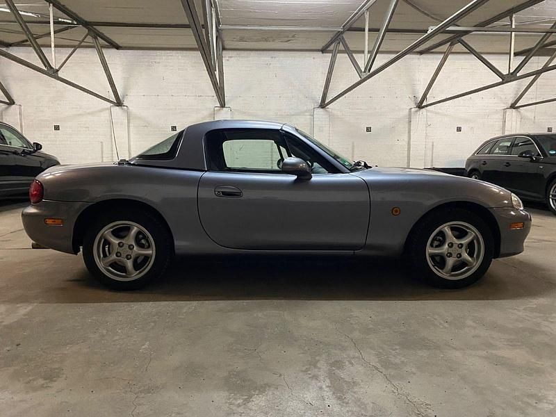 Usata Mazda MX5 110 CV (80 kW) 2004 Argento Cabrio