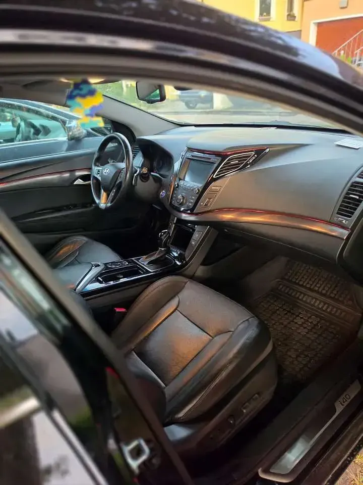 Gebraucht Hyundai i40 Trend 141 PS (103 kW) 2015 Kombi