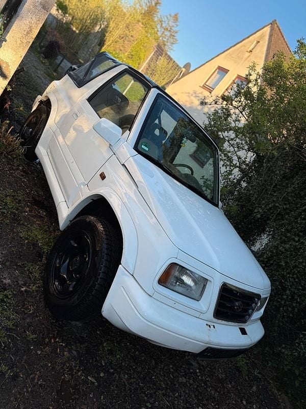 Gebraucht Suzuki Vitara 132 PS (97 kW) 1998 Weiß Cabrio