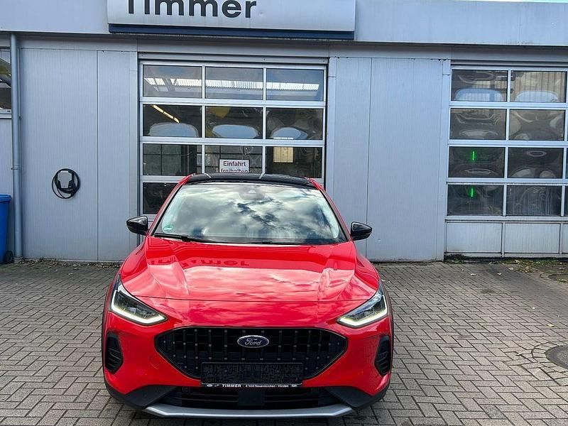Rot Gebraucht 2023 Ford Focus Active X Limousine | 16.300 € (Etwas zu teuer) - Bild 1/4