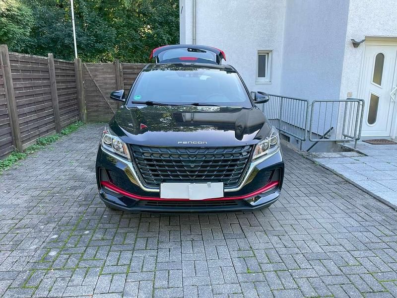 Schwarz Gebraucht 2023 DFSK Fengon SUV | 12.000 € (Superpreis) - Bild 1/4