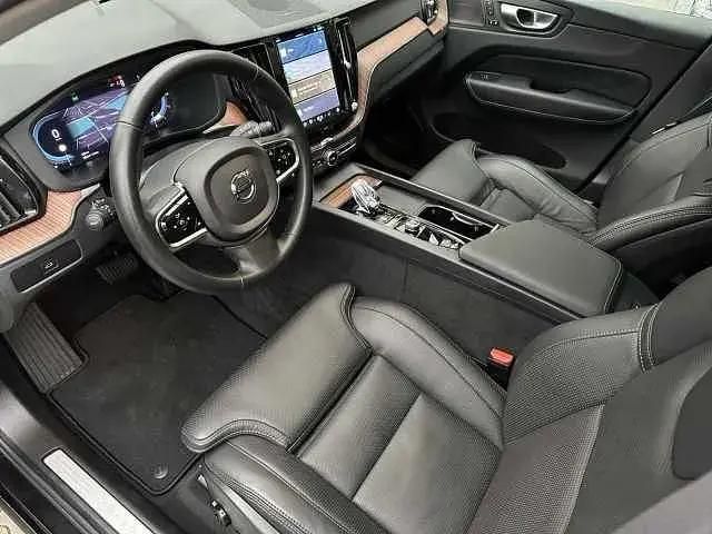 Schwarz Gebraucht 2023 Volvo XC60 Plus SUV | 39.450 € (Superpreis) - Bild 1/2