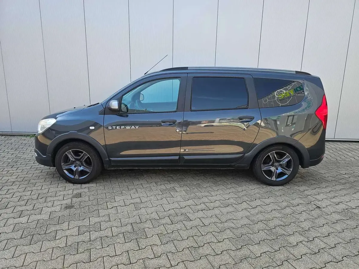 Gebraucht Dacia Lodgy Celebration 116 PS (85 kW) 2017 Grau "comete" Van / Kleinbus