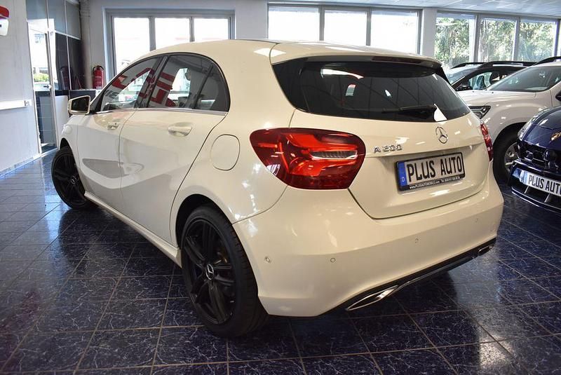 Gebraucht Mercedes A200 156 PS (114 kW) 2016 Weiß Limousine