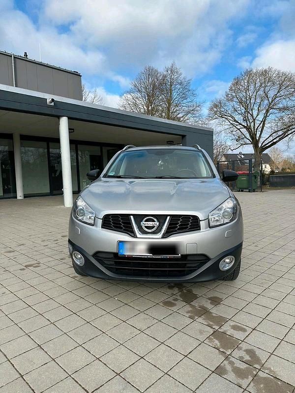Silber Gebraucht 2012 Nissan Qashqai +2 SUV | 8.500 € (Fairer Preis) - Bild 1/4