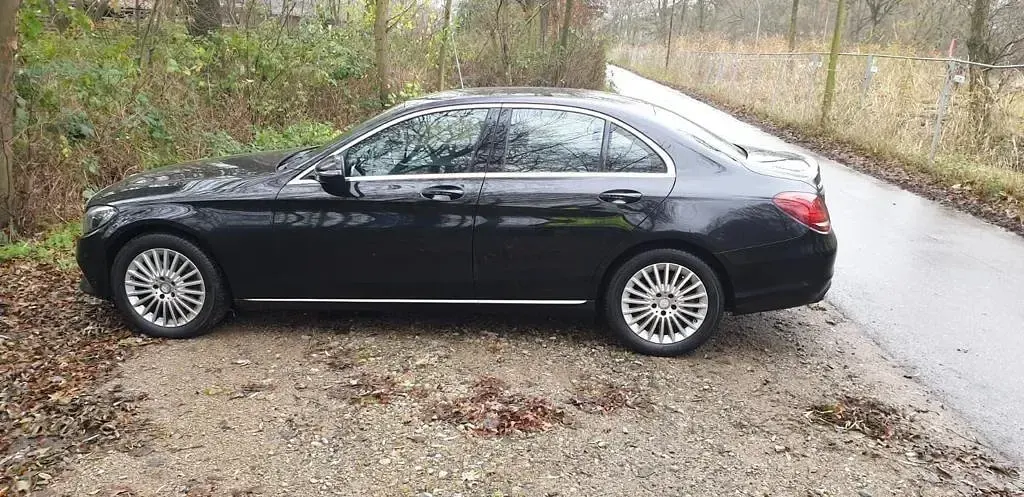 Gebraucht Mercedes C220 170 PS (125 kW) 2015 Schwarz Limousine