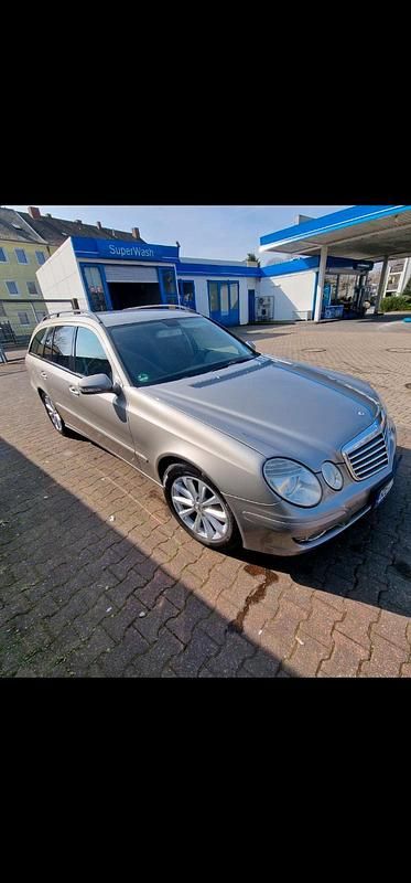 Gebraucht Mercedes E220 170 PS (125 kW) 2007 Grau Kombi