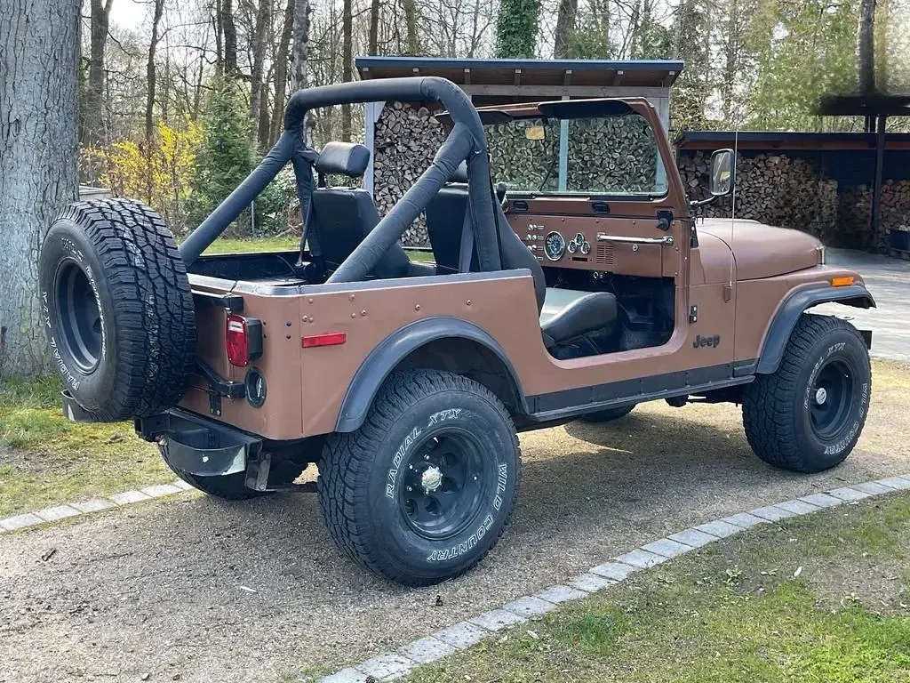 Gebraucht Jeep CJ 150 PS (110 kW) 1977 Braun SUV