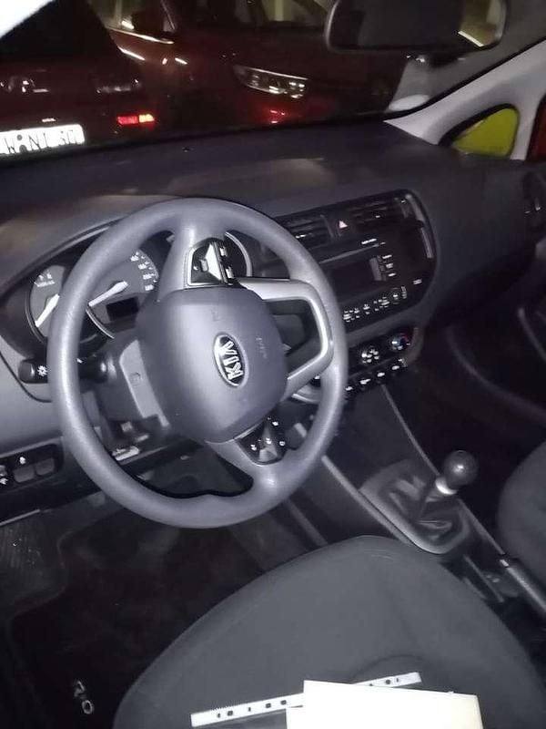 Rot Gebraucht 2013 Kia Rio Attract Limousine | 4.000 € (Superpreis) - Bild 1/4