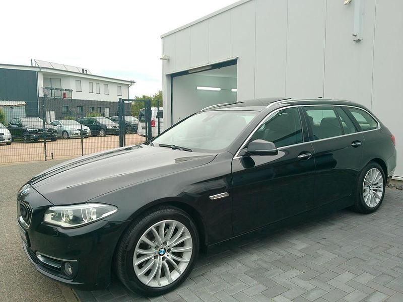 Schwarz Gebraucht 2015 BMW 520 Comfort Edition Kombi | 17.950 € (Teuer) - Bild 1/4