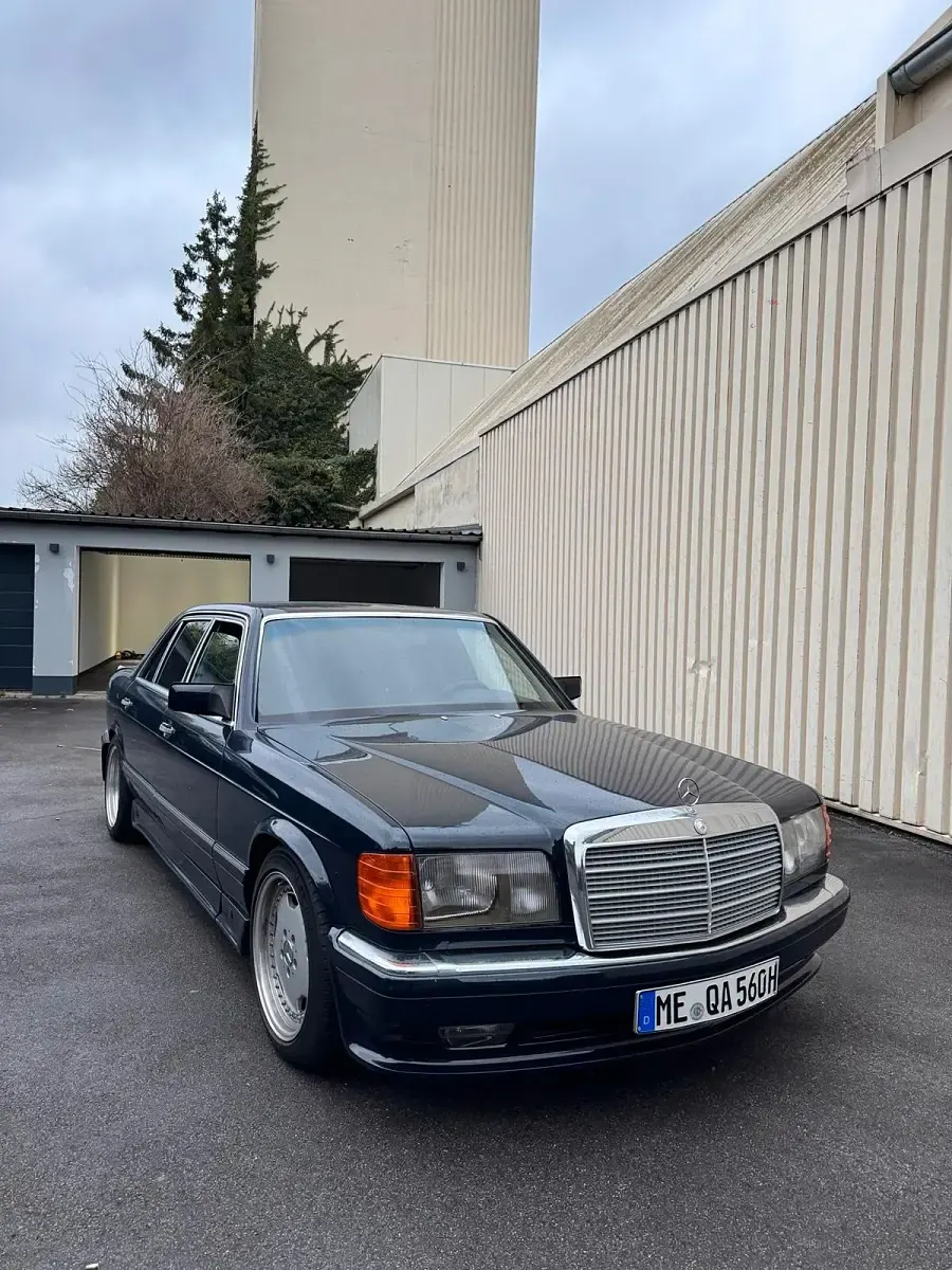Gebraucht Mercedes 560 300 PS (220 kW) 1990 Blau Limousine