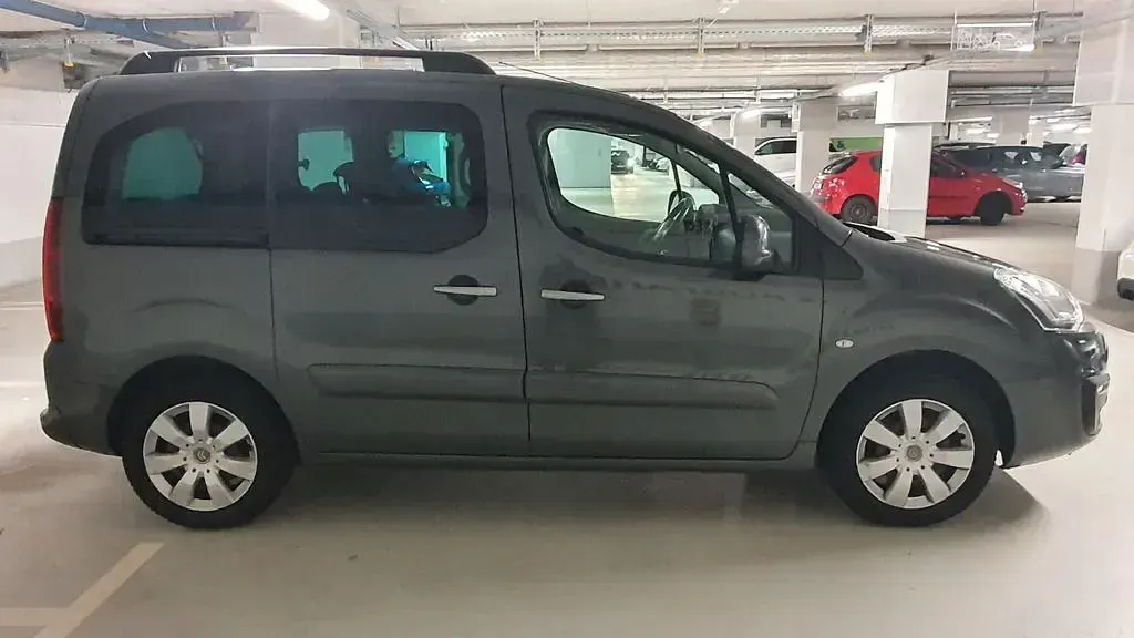 Gebraucht Citroën Berlingo SELECTION 110 PS (80 kW) 2016 Grau Van / Kleinbus