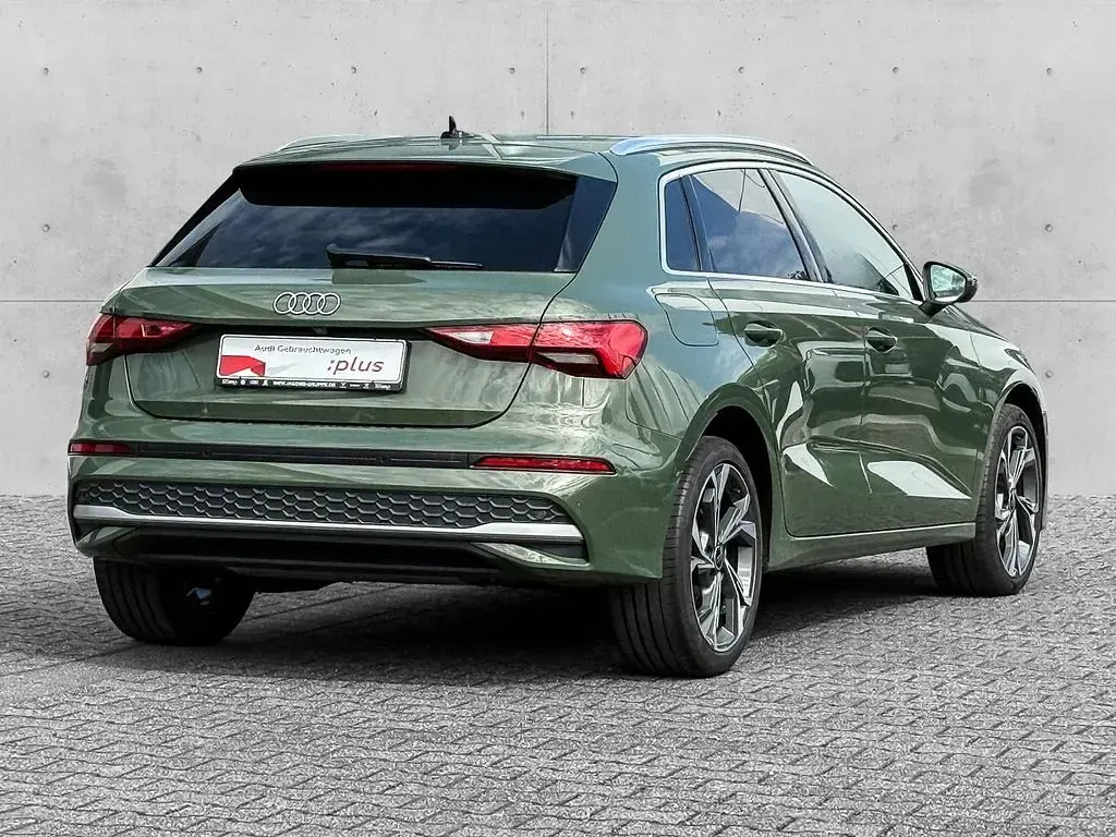 Gebraucht Audi A3 Ambiente 116 PS (85 kW) 2025 Grün Limousine