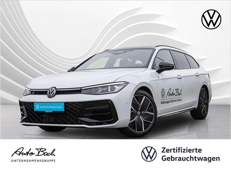 Weiß (oryxweiß perlmutteffekt grenadillschwarz metallic) Gebraucht 2025 VW Passat R-line Kombi | 63.980 € - Bild 1/4